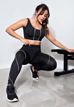 Calça Legging Fitness Academia Cintura Alta Preta com Detalhe Lateral em Vivo Branco